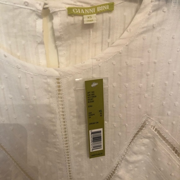 Gianni Bini White Top with flared waist and sleeve - Picture 4 of 4